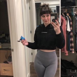 Meet your Posher, Caroline